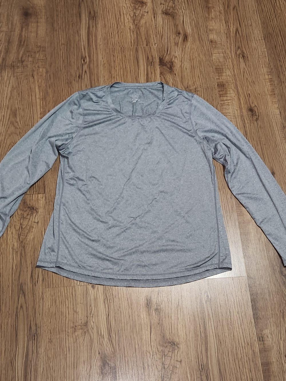 Everyday Long-Sleeve Tee in Gray